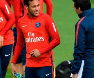 Neymar durante uno de los entrenamientos con el PSG. (Foto: AFP)