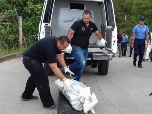 El cadáver fue lanzado en la carretera que va hacia la comunidad de El Tablón en Francisco Morazán.