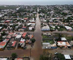 El huracán Polo, ya como categoría 1, volvió a tocar tierra por segunda vez cerca del mediodía de este martes a Guaymas, en el norteño estado de Sonora, donde se esperan fuerte vientos y lluvias intensas, informó el Centro Nacional de Huracanes (NHC, en inglés) de Estados Unidos.