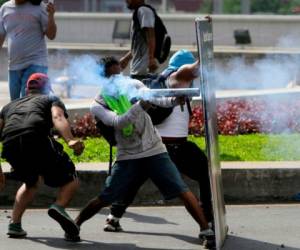 Las protestas en Nicaragua se han tornado violentas y dejan unos 10 muertos. Foto: Agencia AFP