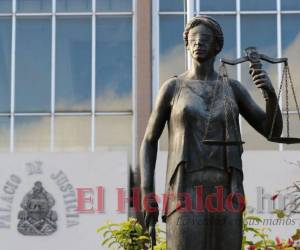 El auto acordado expresa que la CSJ es el poder del Estado encargado de designar al juez que llevará el caso de cada extraditable.