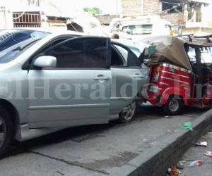 Este es el vehículo que se encontró en la colonia 14 de Marzo en la capital de Honduras. (Foto: Alex Pérez / EL HERALDO Honduras)