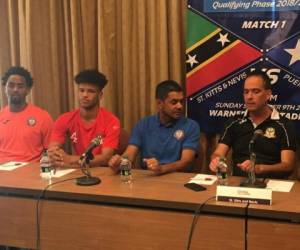 Amado Guevara en conferencia de prensa con la selección de Puerto Rico. Foto @FutbolPR/Twitter.