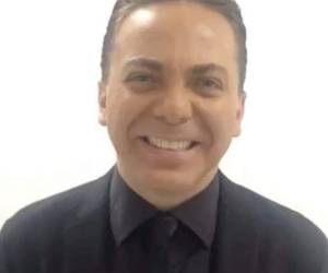 Cristian Castro aprovechó un concierto para pedirle matrimonio a su novia Carol Victoria. Foto Instagram