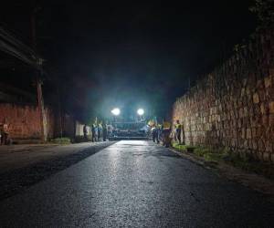 Los trabajos buscan corregir el desgaste que presenta la carretera tras años de uso y los efectos de las condiciones climáticas, factores que han deteriorado el pavimento en distintos tramos.