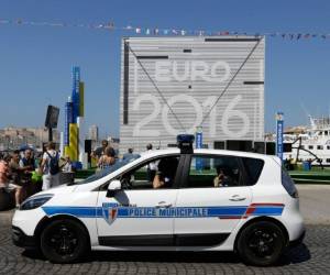 Los franceses esperan que la Eurocopa no tenga desgracias de ataques terroristas.