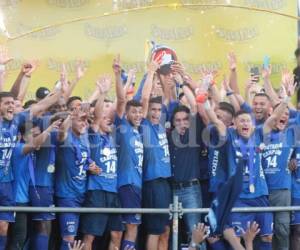 Los jugadores de Motagua celebran el título número 14 del Ciclón. Foto: Delmer Martínez / El Heraldo.