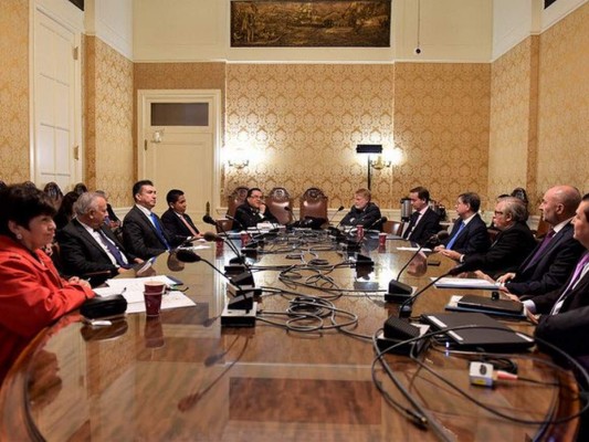 Los representantes de los diferentes poderes del Estado se encuentran desde el martes anterior en Washington y han participado en diversas reuniones con personeros de la OEA.