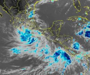 La tormenta tropical Cristina se hace sentir en Centroamérica, donde las lluvias asociadas al fenómeno dejan cinco personas desaparecidas en Costa Rica, mientras que Guatemala, Honduras y El Salvador se encuentran en estado de alerta preventiva.