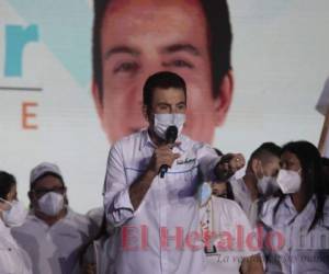 Salvador Nasralla, inauguró el lunes su campaña política en la ciudad de San Pedro Sula. Por Cortés 20 son los candidatos a diputados en la planilla que fue integrada. Foto: Twitter SalvaPresidente