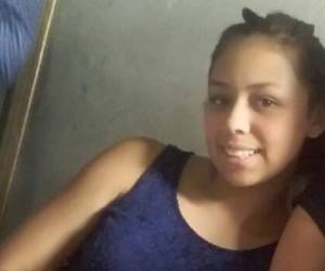 La estudiante del Central, Génesis Janeth Colindres, de 16 años de edad, perdió la vida producto de las balas a unas cuadras del colegio. (Foto: Estalin Irías / EL HERALDO)