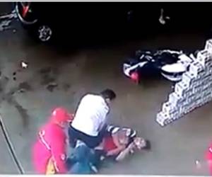 El ladrón quería llevarse la moto pero todo lo planeado le salió mal.