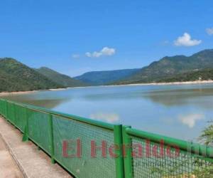 El embalse La Concepción es el más grande de la capital y el que abastece al 45 por ciento de los abonados del SANAA. Foto: El Heraldo