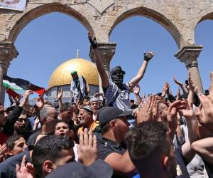 Estos enfrentamientos en el corazón de Jerusalén ocurren después de una serie de ataques en Israel y operaciones de las fuerzas de seguridad en Cisjordania, otro territorio ocupado desde 1967 por el Estado hebreo.