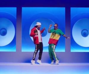 Estos dos cantantes sorprendieron a sus seguidores con sus pasos de baile en el video X (Equis). Foto: Instagram
