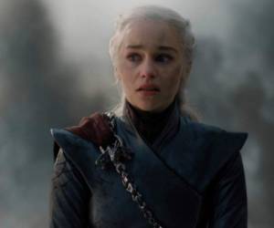Emilia Clarke en una escena de 'Game of Thrones', que se transmitió el domingo 12 de mayo de 2019. Agencia AP.