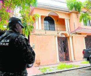 Esta lujosa vivienda fue asegurada por las autoridades del Ministerio Público y la Policía Militar en San Pedro Sula, en junio de 2017.