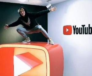 su video no solo mostraba a un hombre que se había ahorcado sino que, para terminar de encender las redes, en especial Twitter, Paul aparecía en él riendo y burlándose de la tragedia. Foto: Twitter