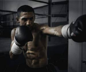 El pugilista hondureño se muestra fuerte para afrontar su preparación.