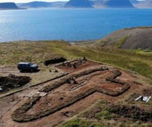El hallazgo de esta choza confirma lo que creían los investigadores; los antepasados de Islandia podían construir edificios de importante tamaño para la época. Foto: Twitter
