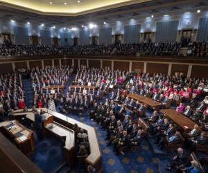 El Servicio de Inmigración y Control de Aduanas (ICE) y la Oficina de Aduanas y Protección Fronteriza (CBP) quedan excluidas de la medida de financiación aprobada hoy.