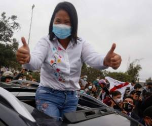 El conteo oficial lo encabeza Fujimori con 50,5% de votos, seguido de Castillo con 49,49%, según reporte de la Oficina Nacional de Procesos Electorales (ONPE), con el 88,8% de las mesas de sufragio escrutadas a las 05H00 locales del lunes (10H00 GMT). Foto: AFP