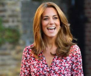 Kate Middleton tiene un nuevo corte y color de cabello. Foto: AP.