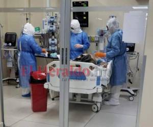 Unas 2,400 enfermeras se han contagiado de covid-19. Foto archivo EL HERALDO