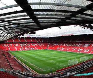 El Old Trafford tiene capacidad para casi 75 mil personas. (AP)