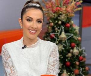 María Teresa Interiano Medina, nombre completo de la hondureña, estudió Periodismo y Comunicaciones en Elon University en Carolina del Norte de donde se graduó en el 2006.