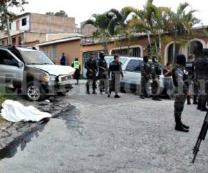 La Policía Militar del Orden Público respondió al ataque que supuestos delincuentes le hicieron desde una camioneta en la Colonia Calpules. Foto: El Heraldo.