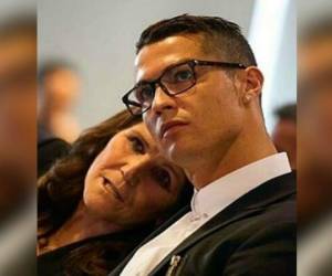 Cristiano Ronaldo y Dolores Aveiro, su madre. (Foto: @cristiano en Instagram)