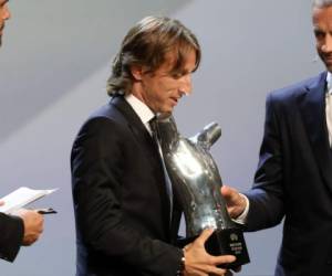 Modric obtuvo el premio sobre su excompañero Cristiano Ronaldo y al egipcio del Liverpool Mohamed Salah. Foto: AFP