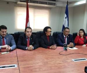 La nueva bancada del Partido Liberal. Mario Segura, Bader Dip, Sobeyda Andino, Juan Carlos Elvir. Norma Edinora Brooks se movilizará al otro encuentro del CCEPL.