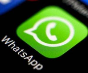 WhatsApp informó que impondrá nuevas restricciones a los usuarios para reenviar mensajes, esto con el objetivo de mejorar la seguridad y la privacidad. Foto: Agencia AFP