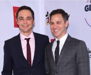 En 2015 Parsons relató que ambos se conocieron en una cita a ciegas en un bar de karaoke en 2002, donde Spiewak cantó I Found Someone, de Cher.