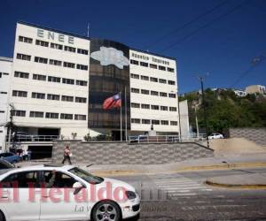 El rescate de la estatal eléctrica es el principal objetivo del Acuerdo Stand By firmado por el gobierno de Honduras con el FMI. Foto: EL HERALDO.