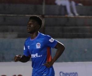 Kenny Bredenskie Martínez Webster se formó en las reservas del Olimpia, jugando también con Lobos UPNFM y en equipos de la Liga de Ascenso y la Liga Mayor.