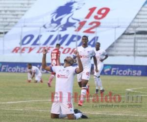 Eddie Hernández marcó un verdadero golazo para poner el definitivo 3-0. Foto: Estalin Irías | EL HERALDO