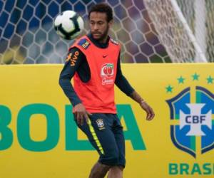 El brasileño Neymar tiene 27 años de edad. (AP)