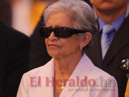 Elvira Alvarado, mamá de Juan Antonio Hernández y el presidente de Honduras, Juan Orlando Hernández.