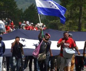 Varias caravanas de migrantes hondureños han cruzado Guatemala los últimos meses con rumbo a Estados Unidos. Foto: Agencia AP.