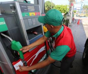 El panorama interno es que los derivados del petróleo continúen acumulando rebajas por los bajos precios de los refinados en el mercado internacional.