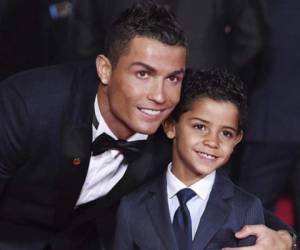 Cristiano Ronaldo junto a su pequeño Cristiano (Foto: Internet)
