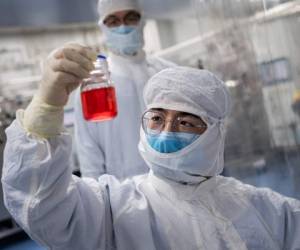 China fabricaría cualquier vacuna contra el coronavirus si desarrollara un 'bien público mundial' una vez que se pusiera en uso, dijo el presidente Xi Jinping a la Asamblea Mundial de la Salud en mayo. Foto: Agencia AFP.