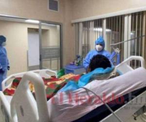 Hay tres pacientes ingresados en la Unidad de Cuidados Intensivos (UCI) afectados por el covid-19.