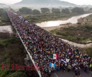 Hasta ahora las caravanas han sido de 1,000, 2,000 o 3,000 personas y otras de varios cientos. La mayor, a fines del año pasado, alcanzó los 7.000 integrantes y en algunos puntos se estima que pudo llegar a los 10,000 personas. Foto: AFP.