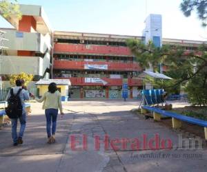 Con el presupuesto recibido, la UNAH se ha limitado a pagar los salarios de los empleados y los servicios básicos. Foto: El Heraldo