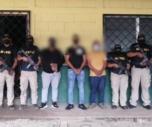 A todos se les acusa por los delitos de tráfico de drogas y asociación para delinquir.