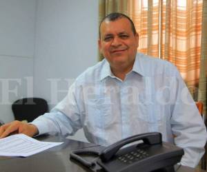 Orlando Ponce Morazán informó que hasta el momento no ha sido notificado su despido, el cual solo fue anunciado por el viceministro de la Presidencia, Roberto Zacapa.